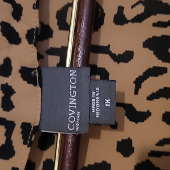 Leopard v neck blouse, 1X - Picture 2 of 5